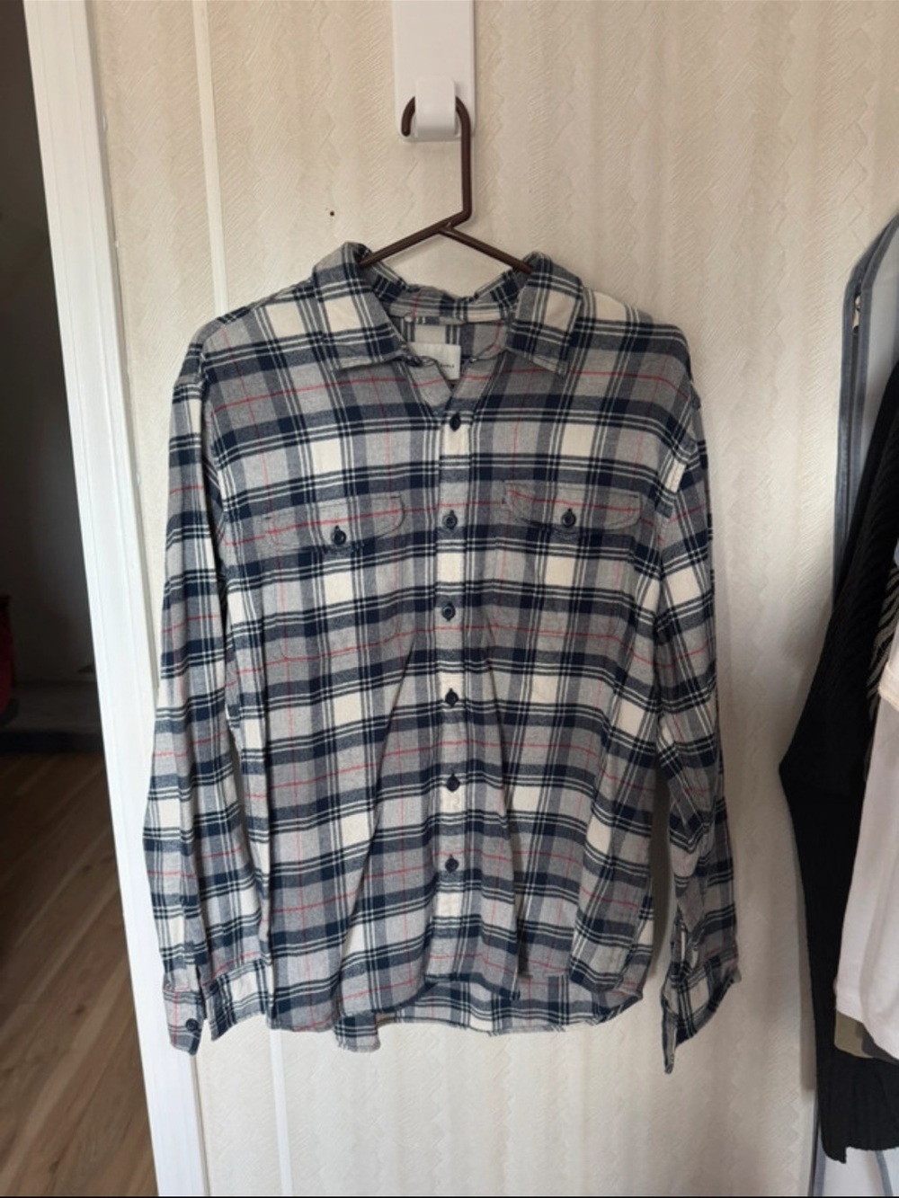 American Eagle Outfitters Men's Plaid Button-Down Shirt - White, Navy & Red